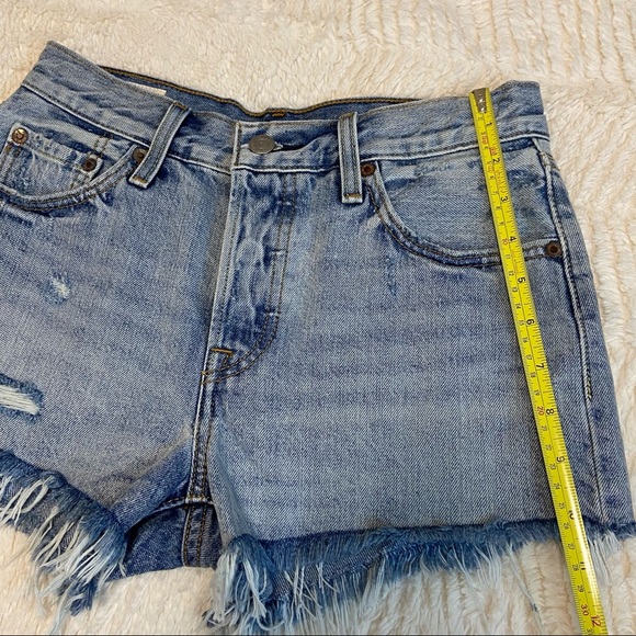 LEVI’S 501 | Med Light Wash Denim Jean Cut Off Shorts - Size: 25 - Picture 12 of 14